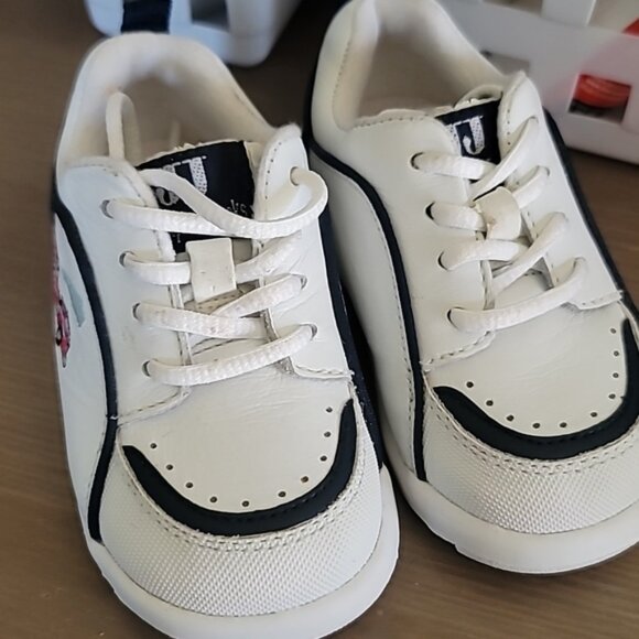 STUNNING PERFECTION FIRE TRUCK SHOES - Picture 2 of 8